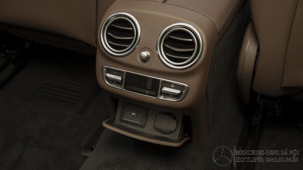 Mercedes-benz-e200-exclusive-2021-mercedeshanoi-com-vn_4 Mercedes-benz-e200-exclusive-2021-mercedeshanoi-com-vn_4