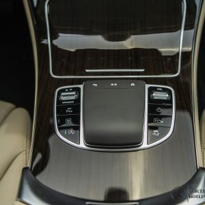touchpad-noi-that-Mercedes-Benz-GLC-200-2020_mercedeshanoi-com-vn